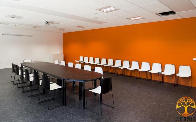 Adonis Dijon Maison Internationale