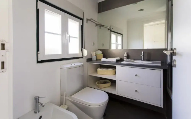 ALTIDO Urban 1-bed flat w/workspace, moments from Av. da Liberdade