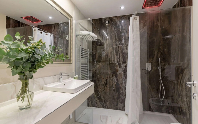 Cavour Suites Guest House