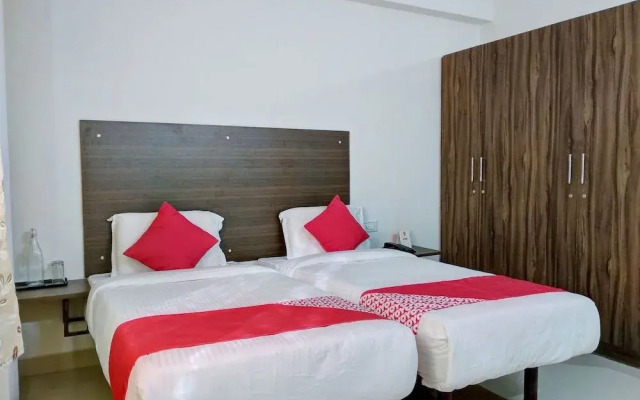 OYO 10525 Varcity Abra Madiwala