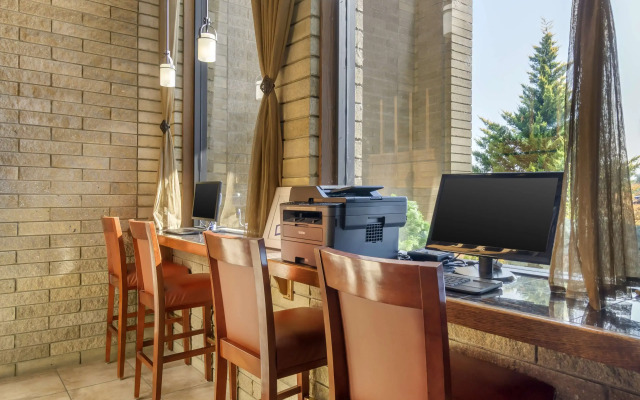 Best Western Plus Ahtanum Inn