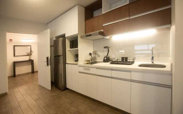 w Artsy 2BR in the Heart of Miraflores