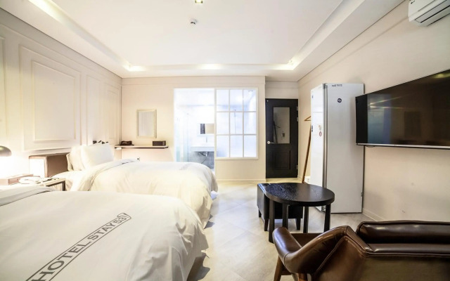Hotel Stay 53