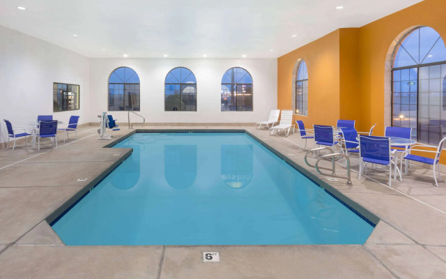 Days Inn by Wyndham Holbrook