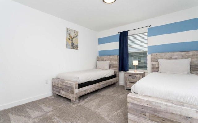 Adorable new Townhouse Near Disney