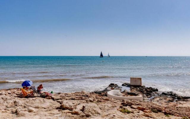 Apartment Ramon Gallud 204