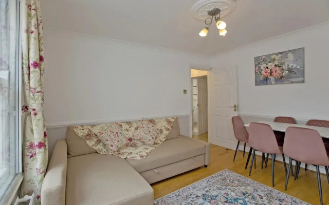 Imperial Horseferry Road Apartment