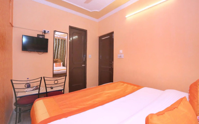 OYO 10384 Hotel Rajesh Palace