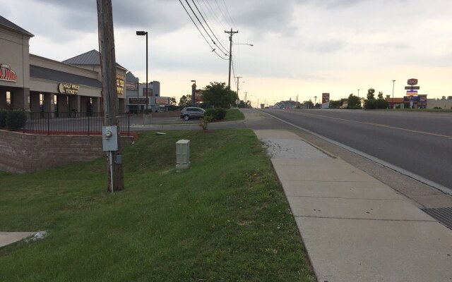 Suburban Studios Branson On The Strip