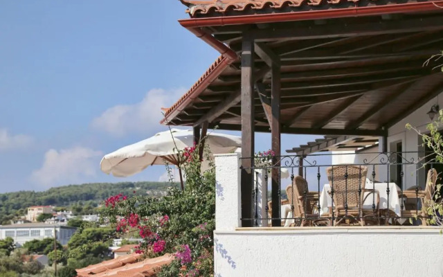 Yalis Hotel