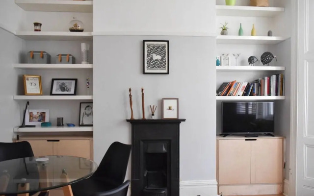 Bright and Spacious 1BD in Quiet Residential