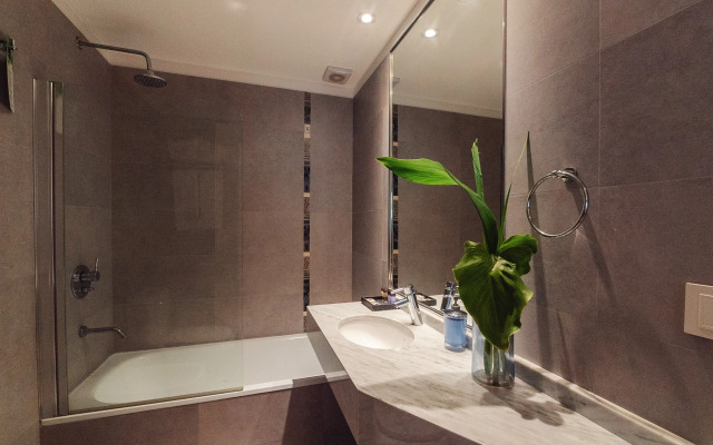 Arc Arenales Studios & Suites