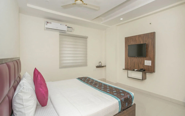 OYO 11387 Hotel Kozy Rooms