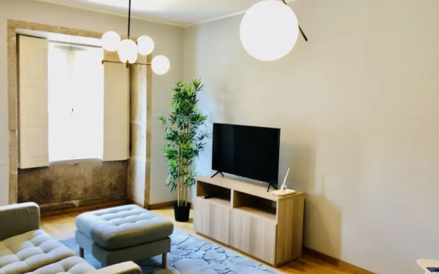 Cozy 2-bedroom Apartment in Porto