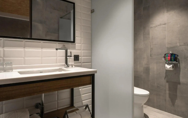 Oinn Hotel & Hostel Tainan