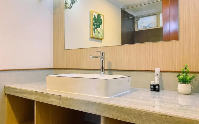 Cozy 2 Bedrooms Sudirman Tower Apartment by Travelio