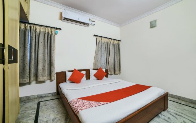 OYO 18454 Hallmark Inn Begumpet
