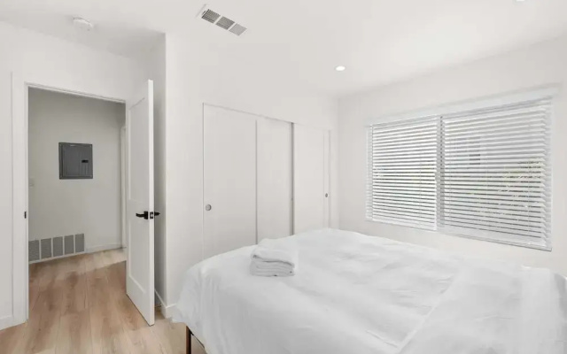 Not Affected by the Fire/spacious Modern Retreat w Luxury Amenities & Style