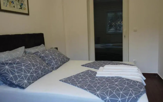 Holiday Home Nugal Makarska 2+2