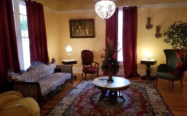 Pecan Terrace Inn