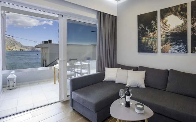 Relaxed Seaside Living, Tris Ekklisies - Sleeps 4