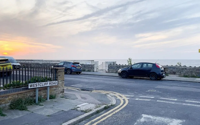 Stylish Margate Coastal Home Parking By Adliv