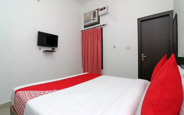 OYO 24199 Hotel Ojus Tower