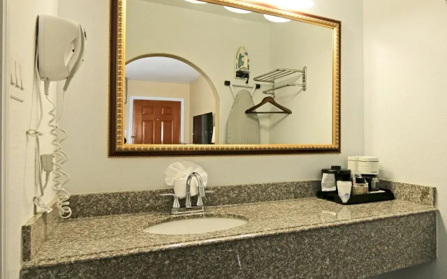 Econo Lodge Austin South