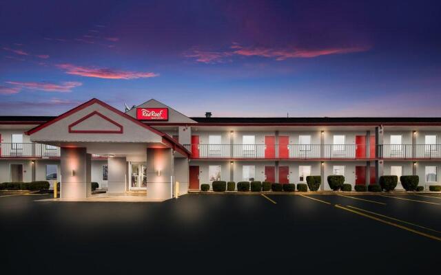 Red Roof Inn & Suites Jackson, TN