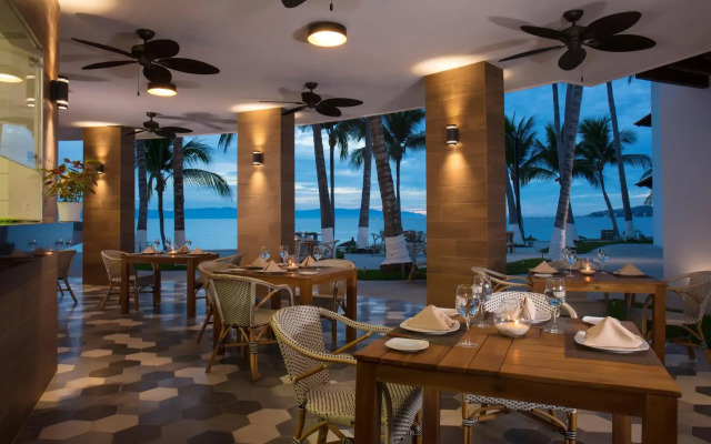 Vista Vallarta All Suites on the Beach