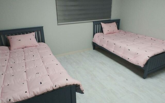 Friends Guesthouse - Hostel