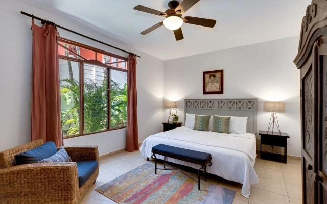 Magnificent and Spacious Poolside 3BR Condo