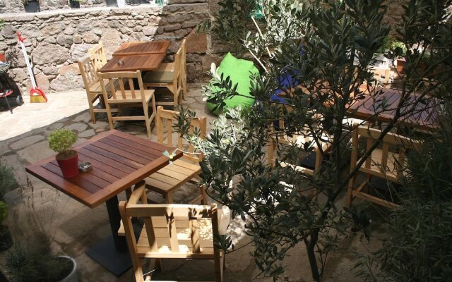 Assos Bohemian Hotel