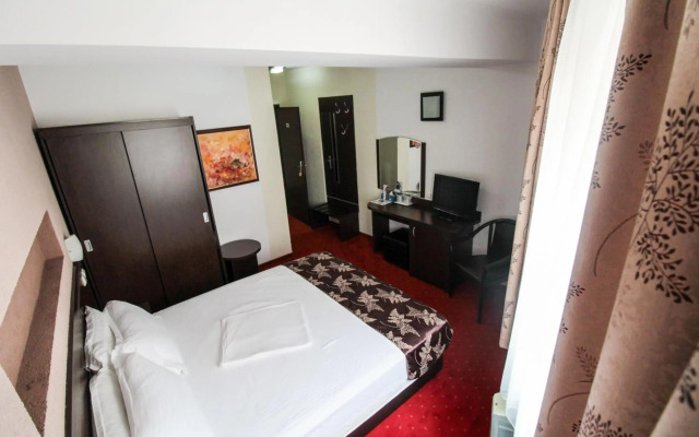 Hotel Razvan