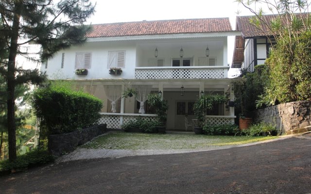 Oyo 156 Wirasamala Villa