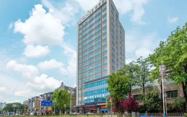 Lavande Hotel(Foshan Qiandeng Lake Pingzhou Jade Street Store)