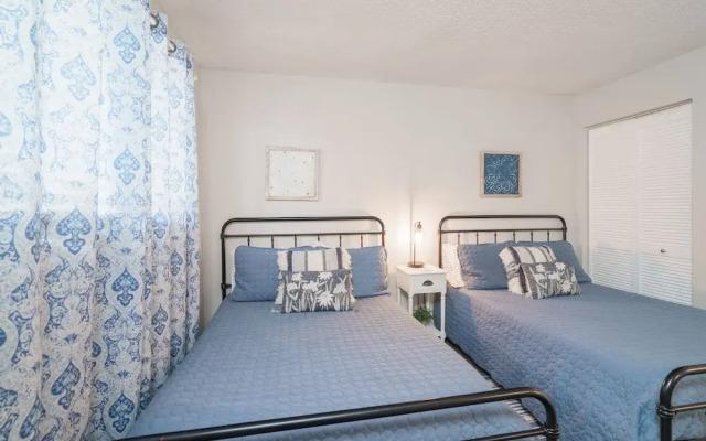 Bethys Beachy Beauty Regency Towers!