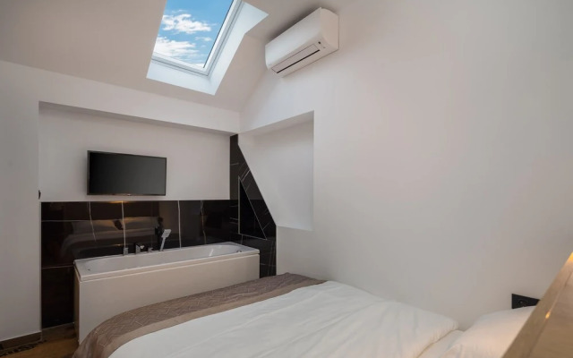 Top Rooms