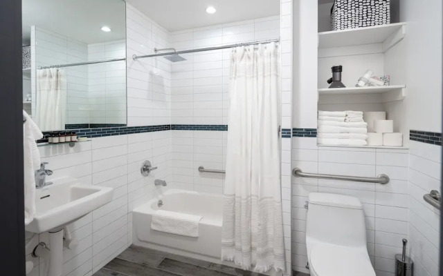 Little Charlie Hotel