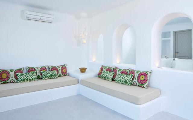 Skyfall Suites - Adults Only