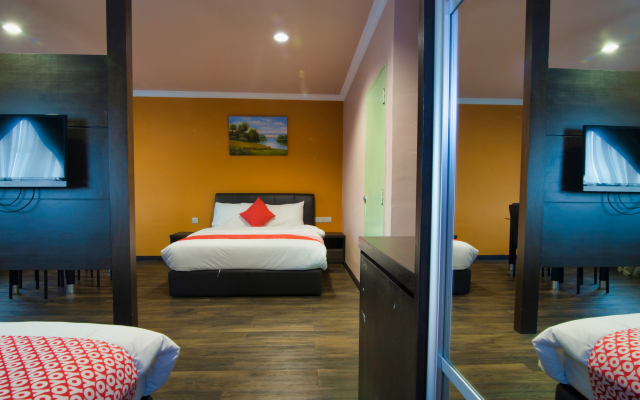 OYO 496 Hotel De Eco Inn