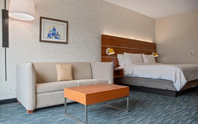 Holiday Inn Express & Suites Orlando - Lake Buena Vista, an IHG Hotel