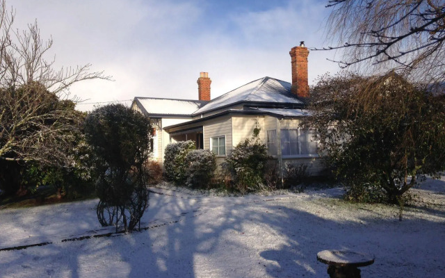 Acacia Bed and Breakfast
