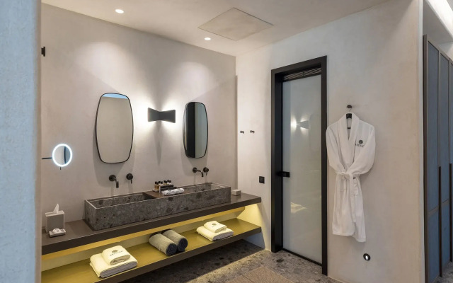 Aeonic Suites and Spa