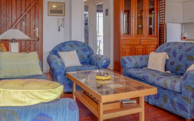 Cosy House Boat in Platanidia With Swimming Pool