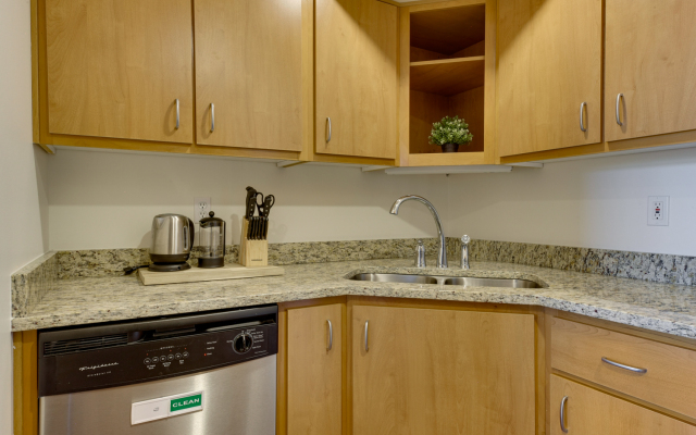 Great spacious Apartment - Downtown Location