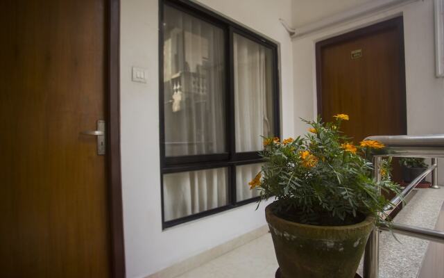 OYO 156 Hotel Sweet Town
