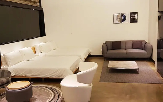 Soar Hotel