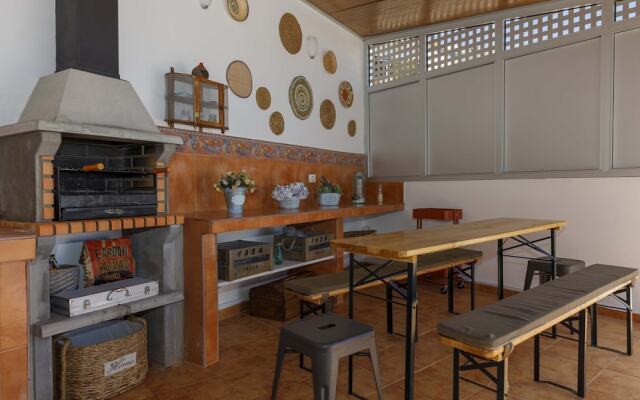 Modern & Chic Loft Apt. *Terrace *BBQ *Parking
