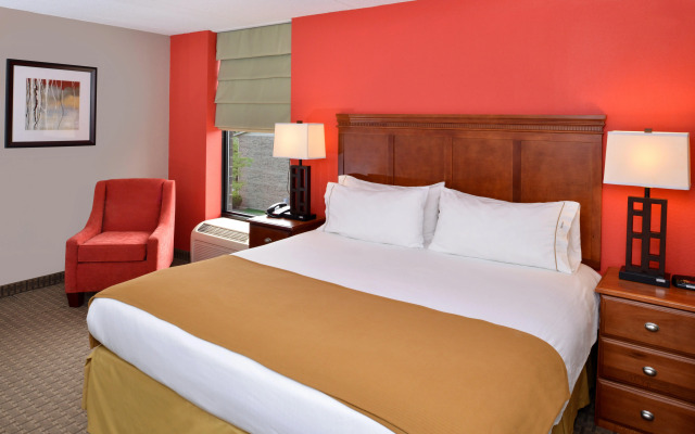 Holiday Inn Express Crestwood by IHG